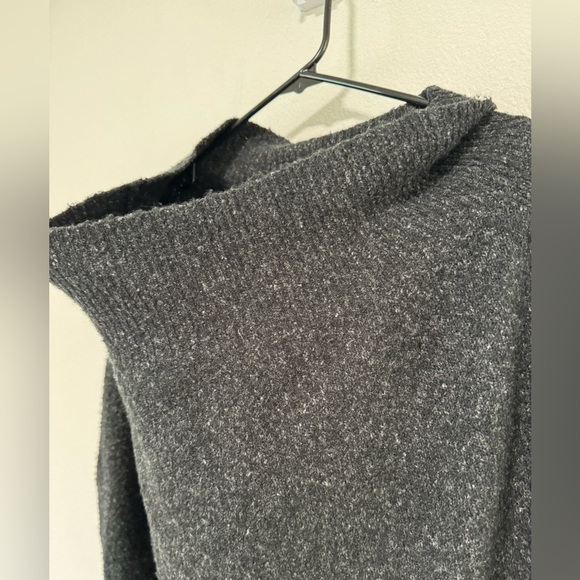 Max Azria Heather Grey Wool Blend Sleeveless Slouchy Shrug Sweater Size XS/S - Picture 5 of 14
